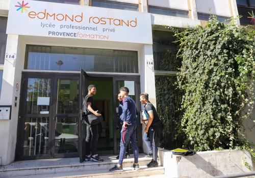 Lycée des métiers des services à la personne et aux entreprises E.Rostand